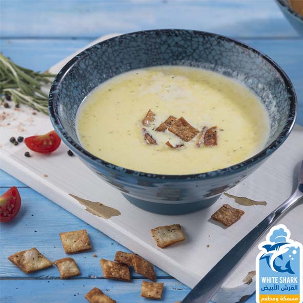 شوربة فواكه البحر بالكريما